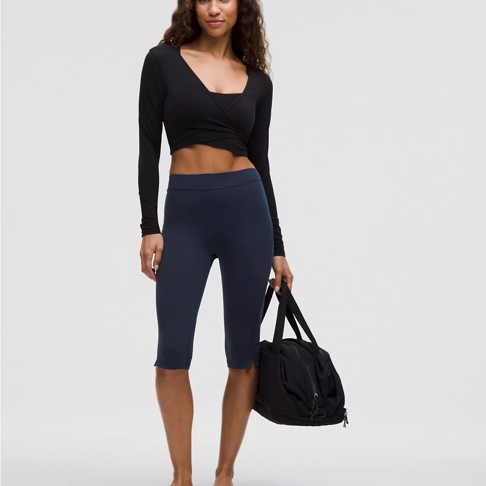 NWT lululemon Groove HR Notched-Hem Crop 15”- W10